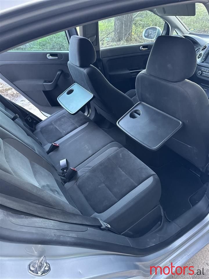 2010' Volkswagen Golf Plus photo #6