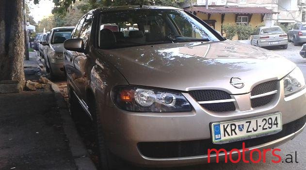 2004' Nissan Almera photo #2