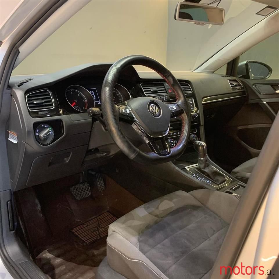 2014' Volkswagen Golf photo #4