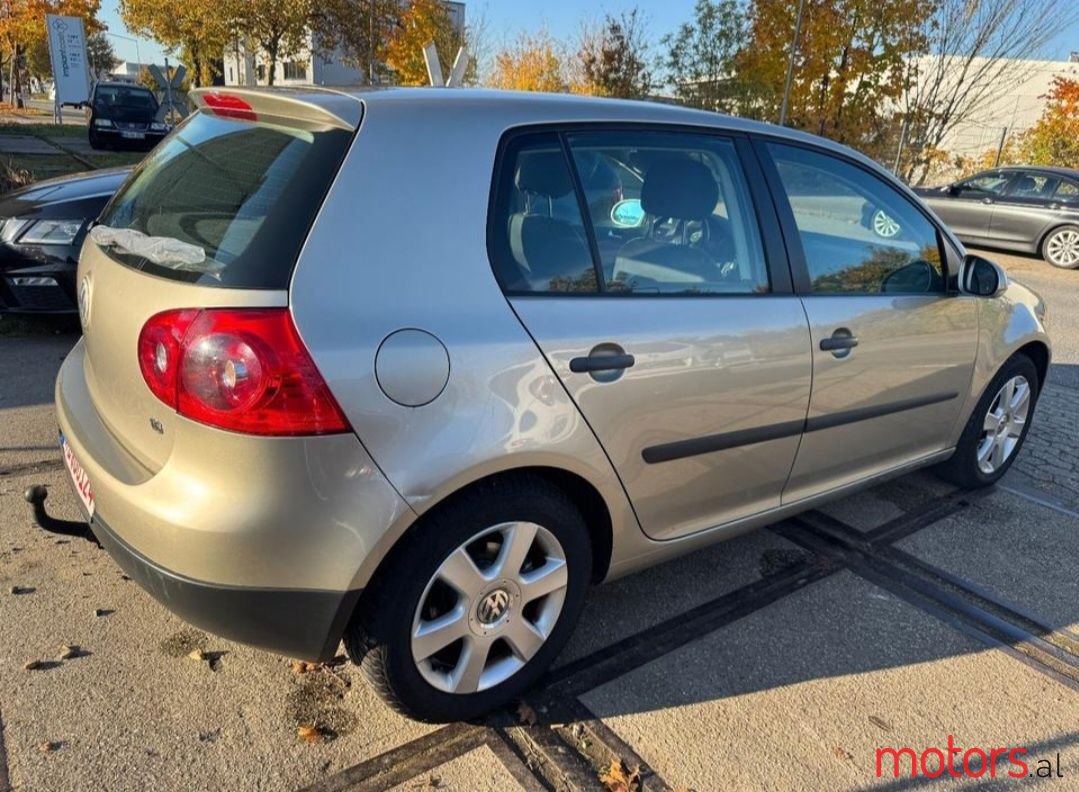 2005' Volkswagen Golf photo #4