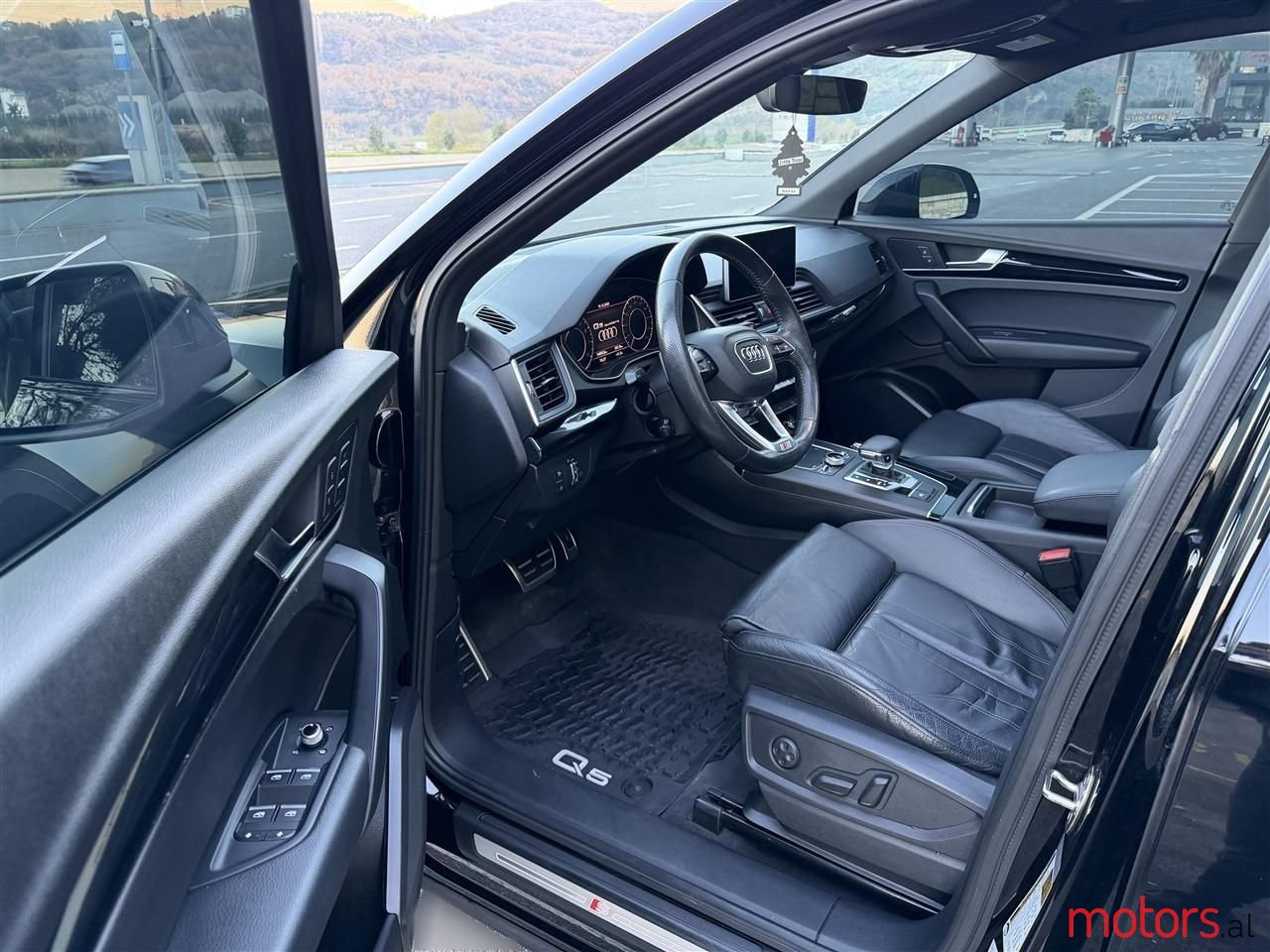 2020' Audi Q5 photo #5