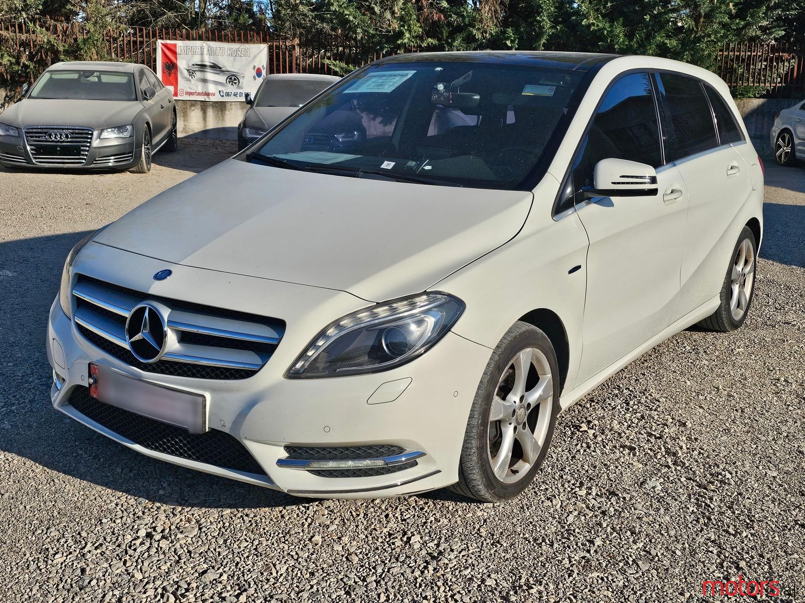 2012' Mercedes-Benz B 200 photo #6