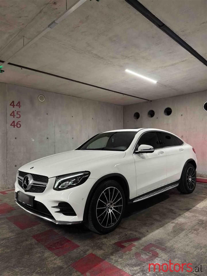 2017' Mercedes-Benz GLC 220 photo #2