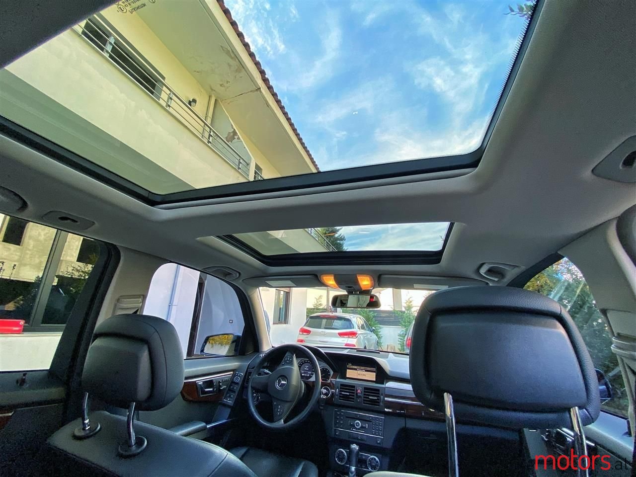 2010' Mercedes-Benz GLK 350 photo #3