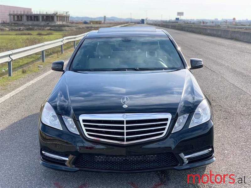 2012' Mercedes-Benz E 350 photo #2