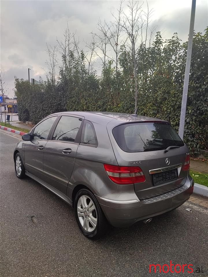 2010' Mercedes-Benz B 200 photo #6
