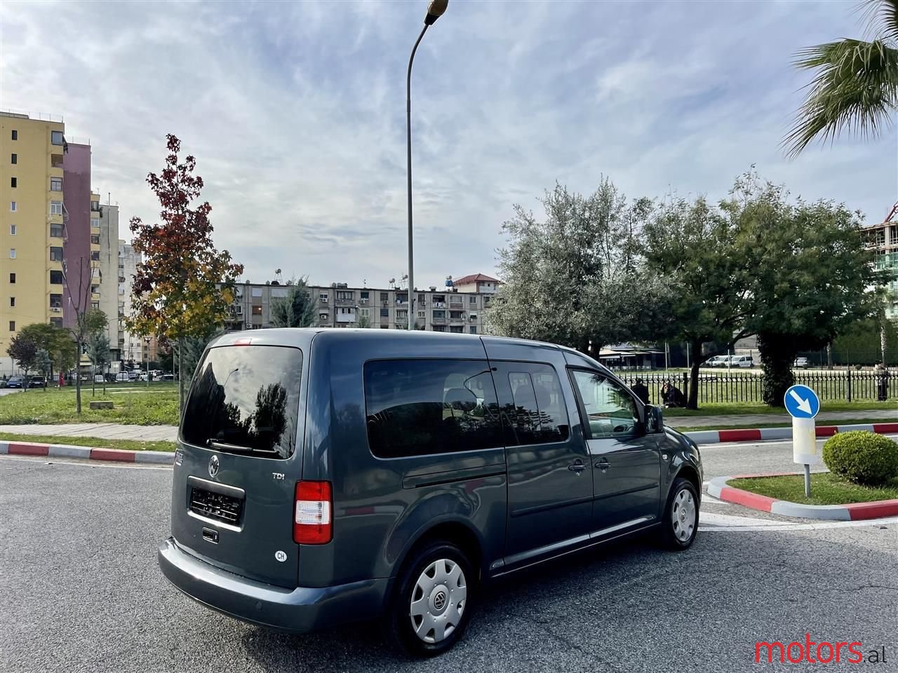 2009' Volkswagen Caddy photo #2