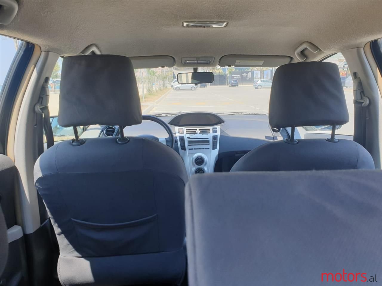 2009' Toyota Yaris photo #5