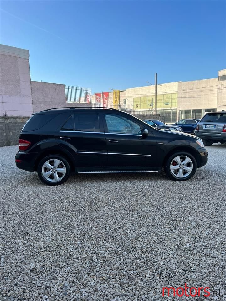 2011' Mercedes-Benz ML 350 photo #3