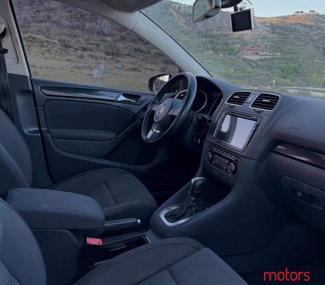 2012' Volkswagen Golf photo #5