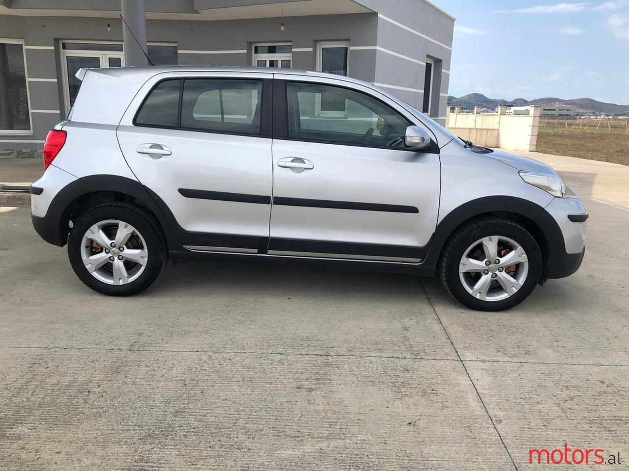 2010' Toyota Urban Cruiser photo #5