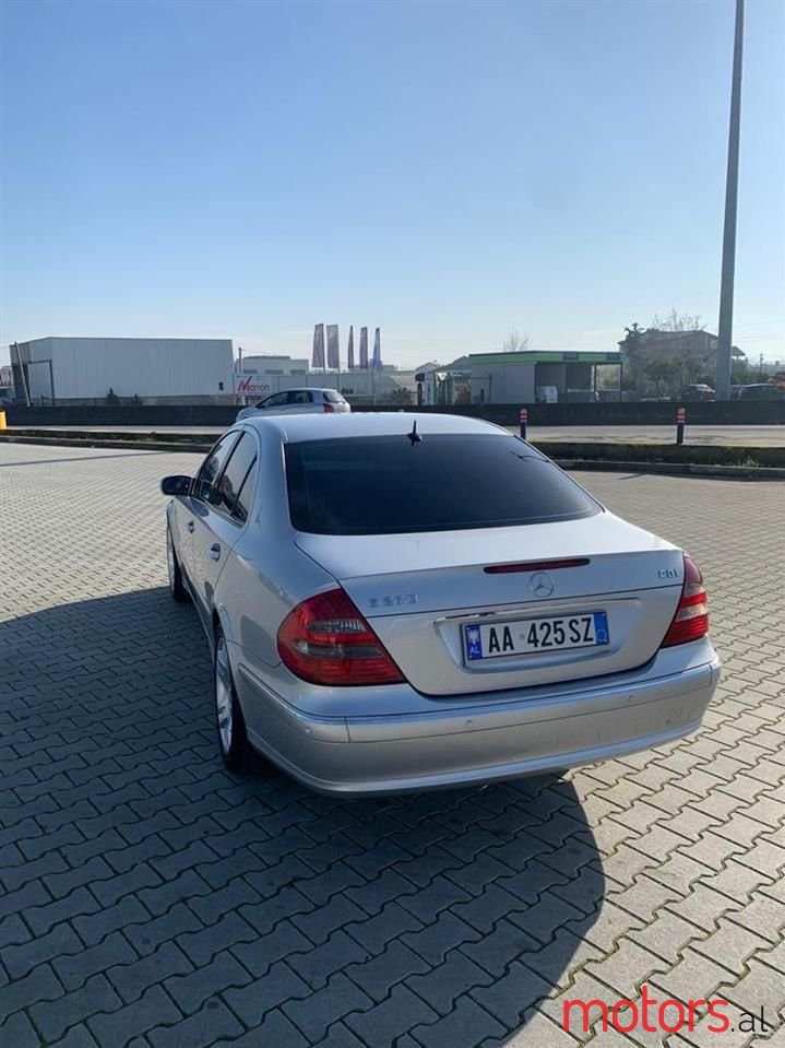 2005' Mercedes-Benz E 270 photo #5