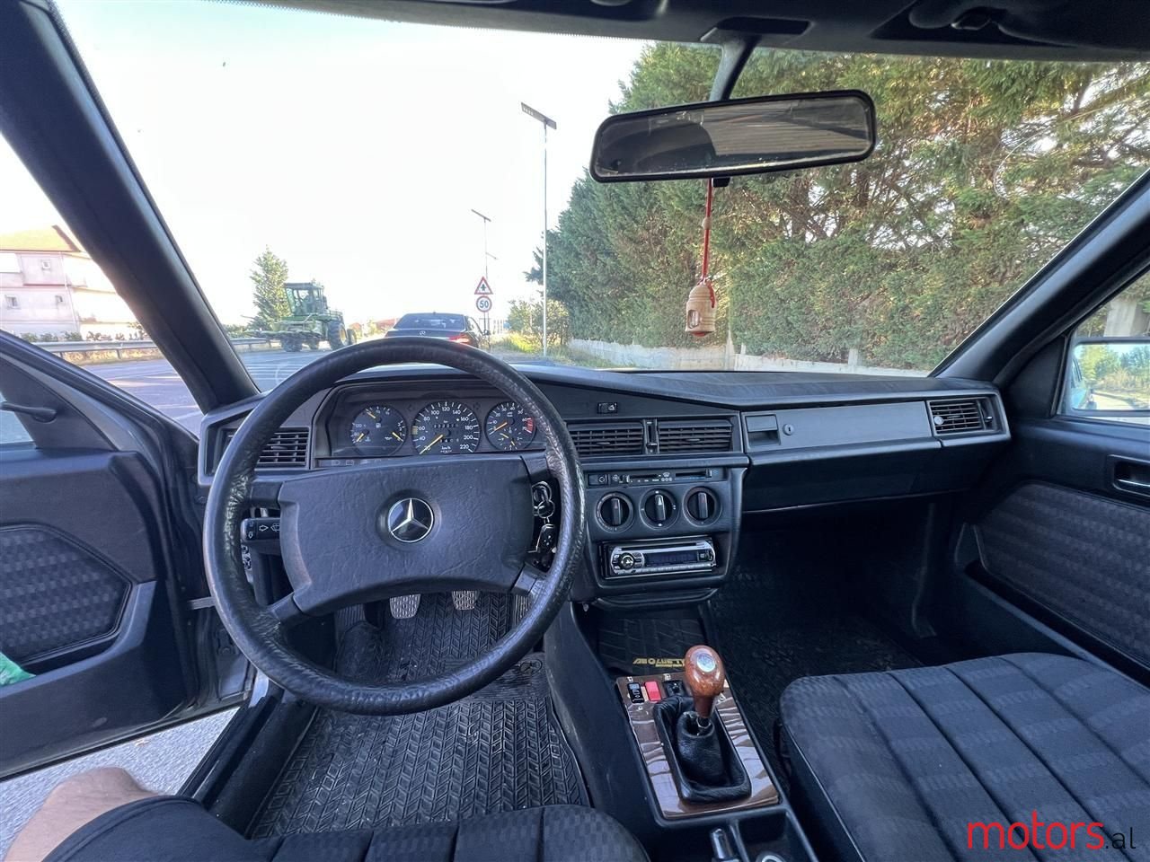 1992' Mercedes-Benz 200 photo #4