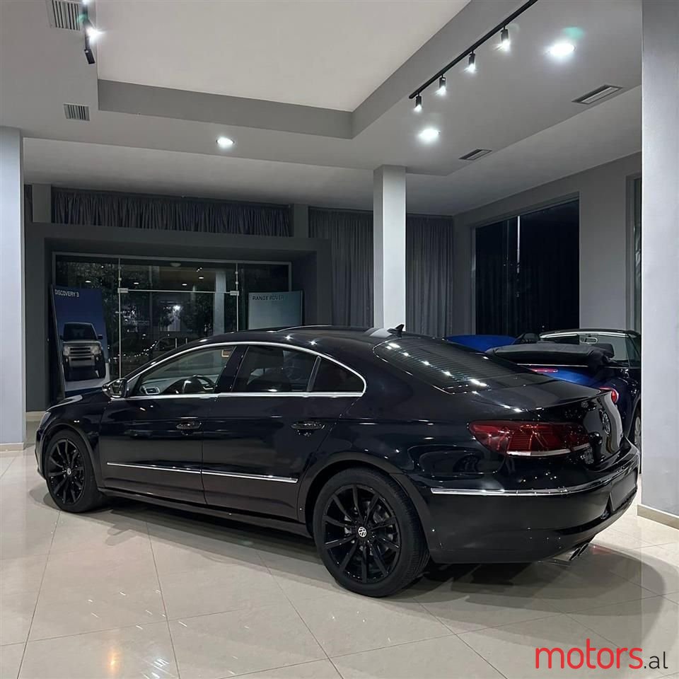 2015' Volkswagen Passat photo #5