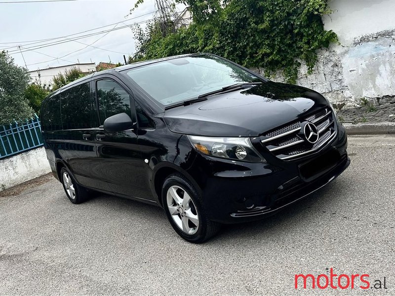 2018' Mercedes-Benz V 200 photo #2