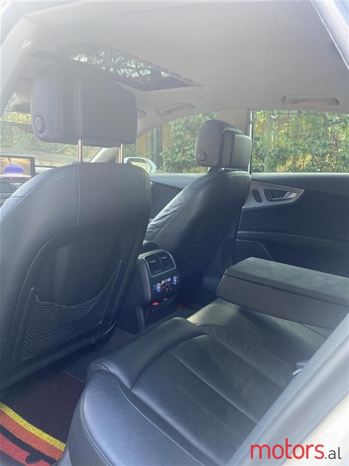 2012' Audi A7 photo #4