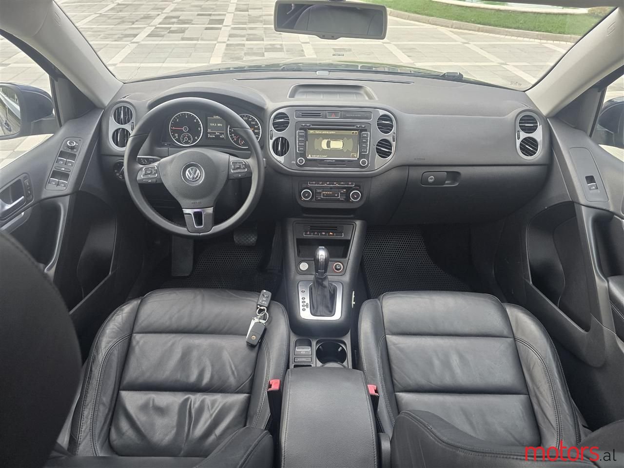 2012' Volkswagen Tiguan photo #6