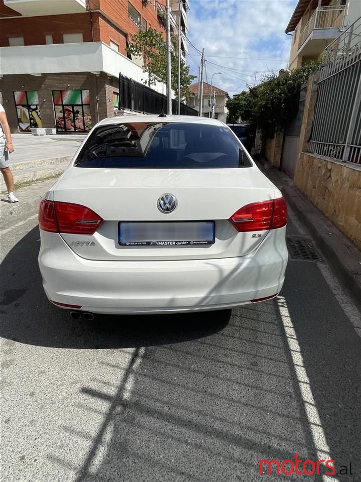 2012' Volkswagen Jetta photo #2