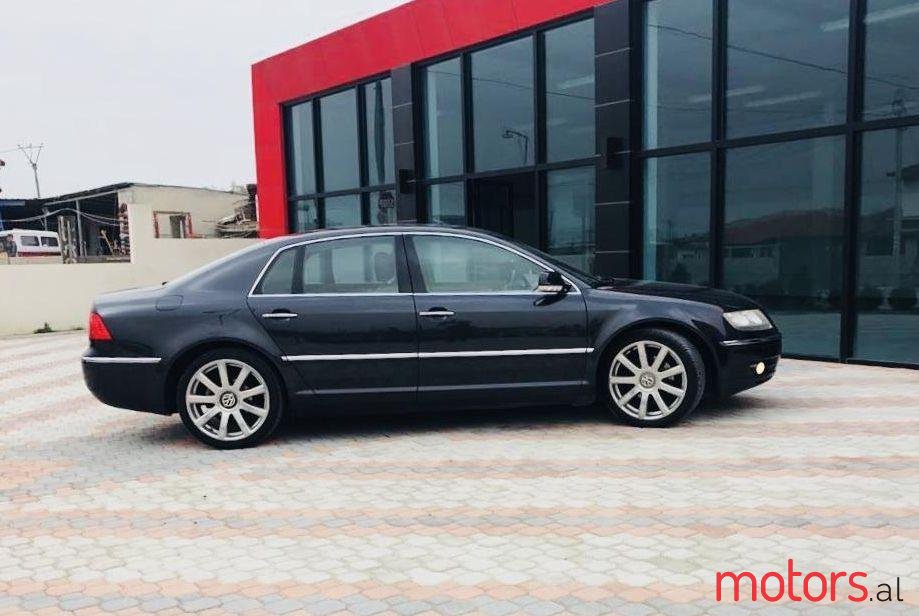 2004' Volkswagen Phaeton photo #1