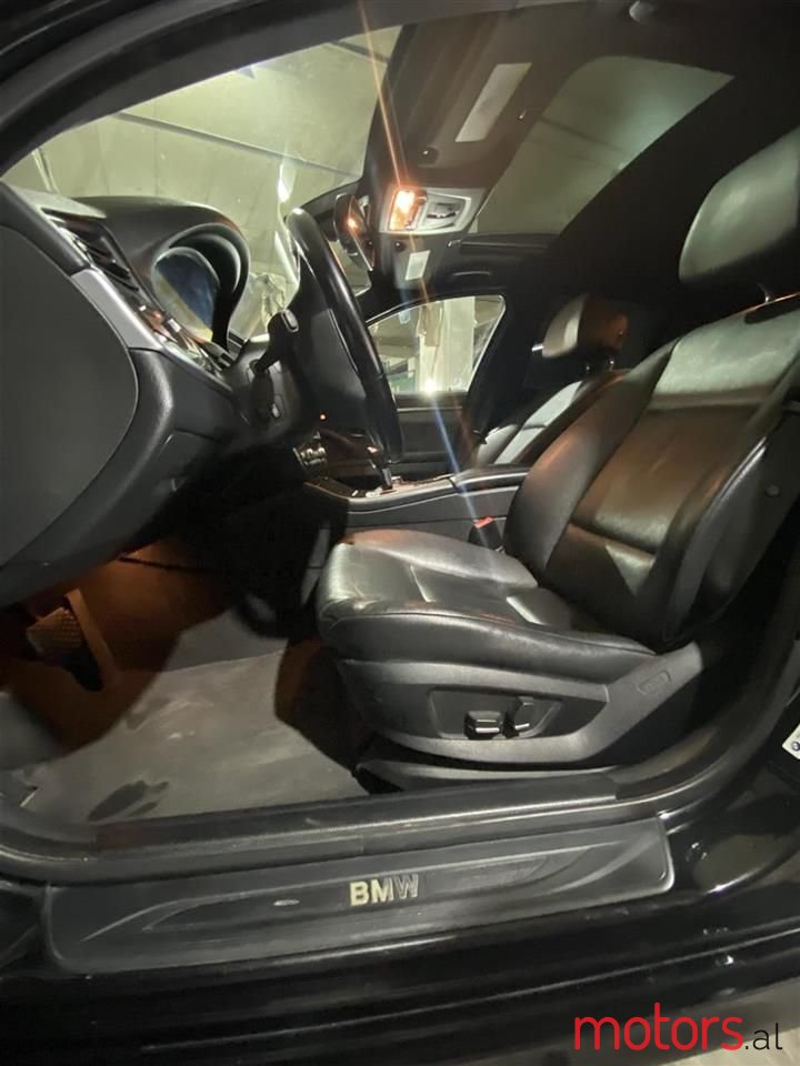 2012' BMW 530 photo #4