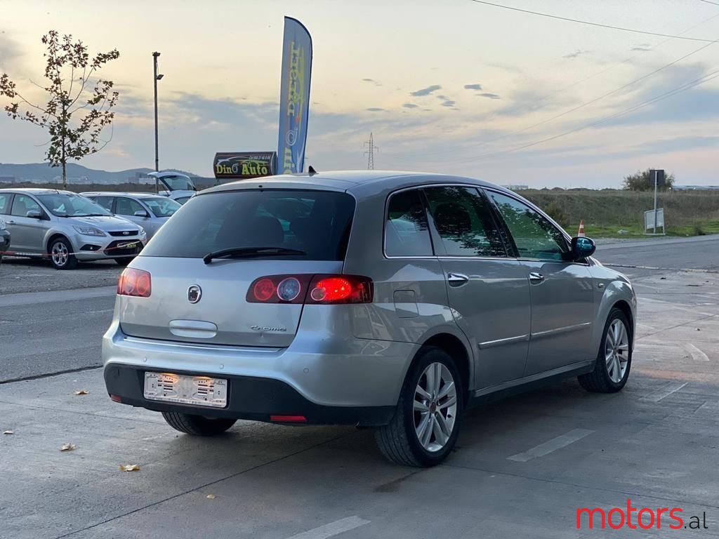2008' Fiat Croma photo #2