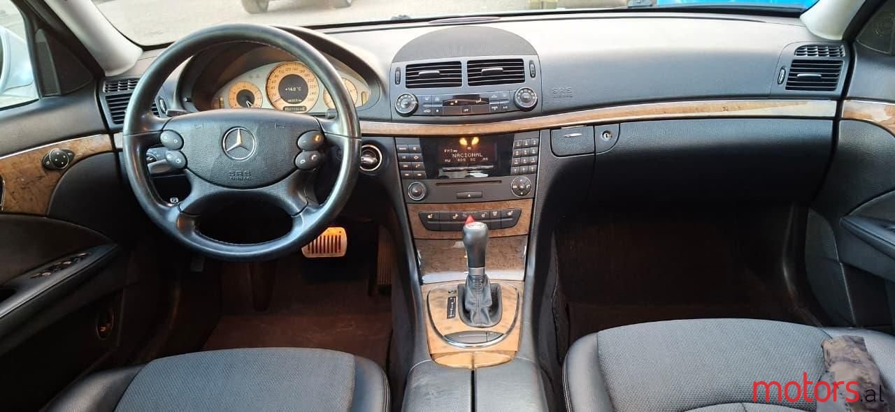 2008' Mercedes-Benz E 200 photo #6