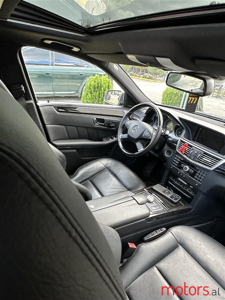 2010' Mercedes-Benz E 350 photo #2