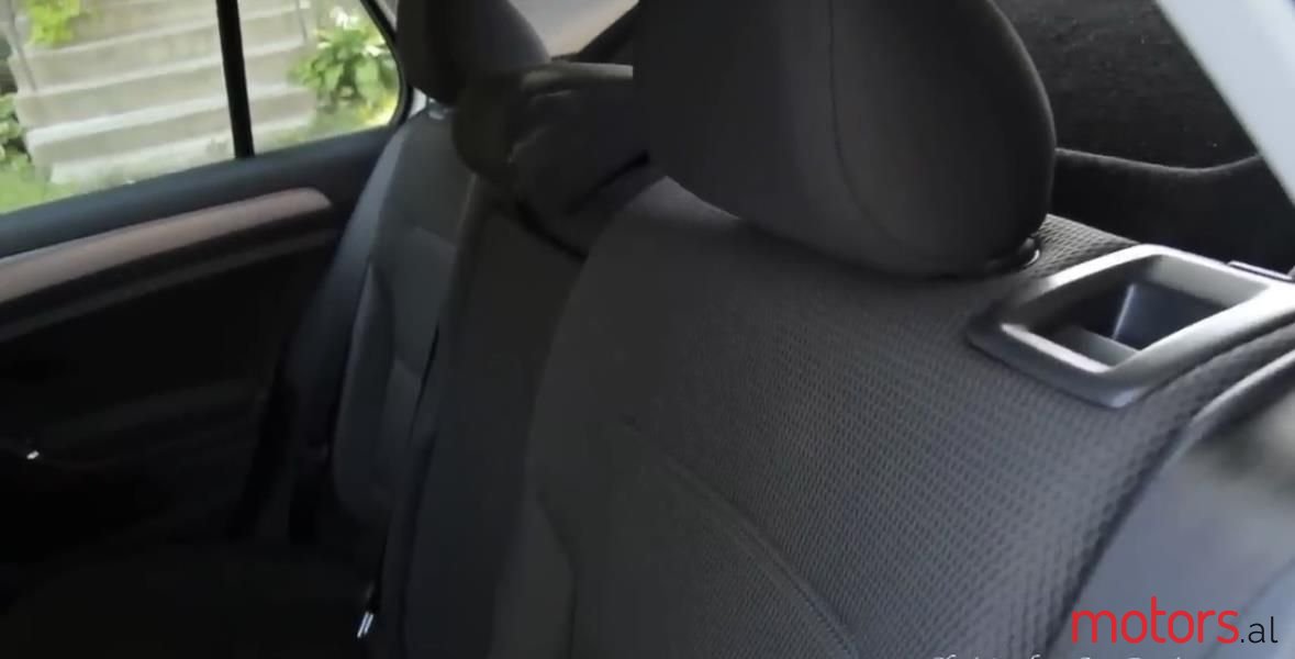 2016' Volkswagen Golf photo #6