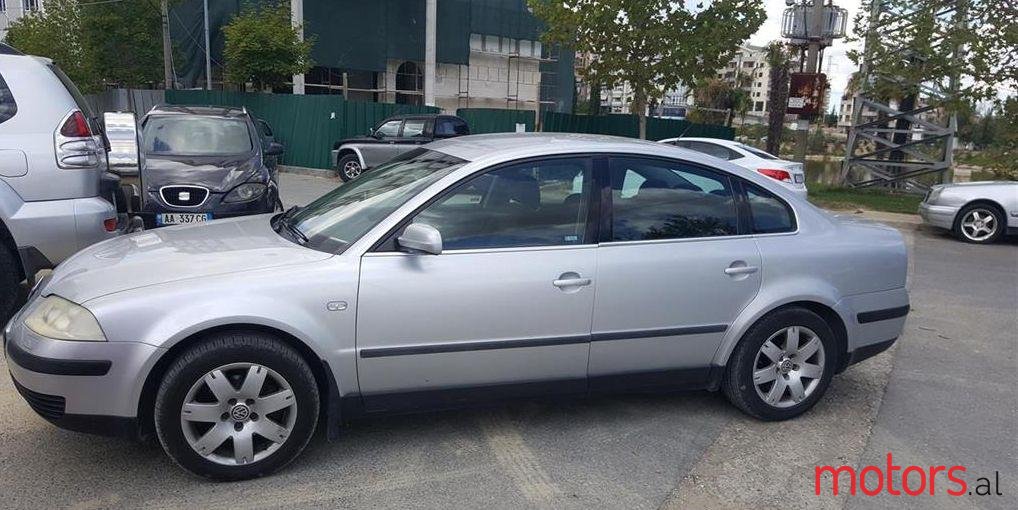 2003' Volkswagen Passat photo #1