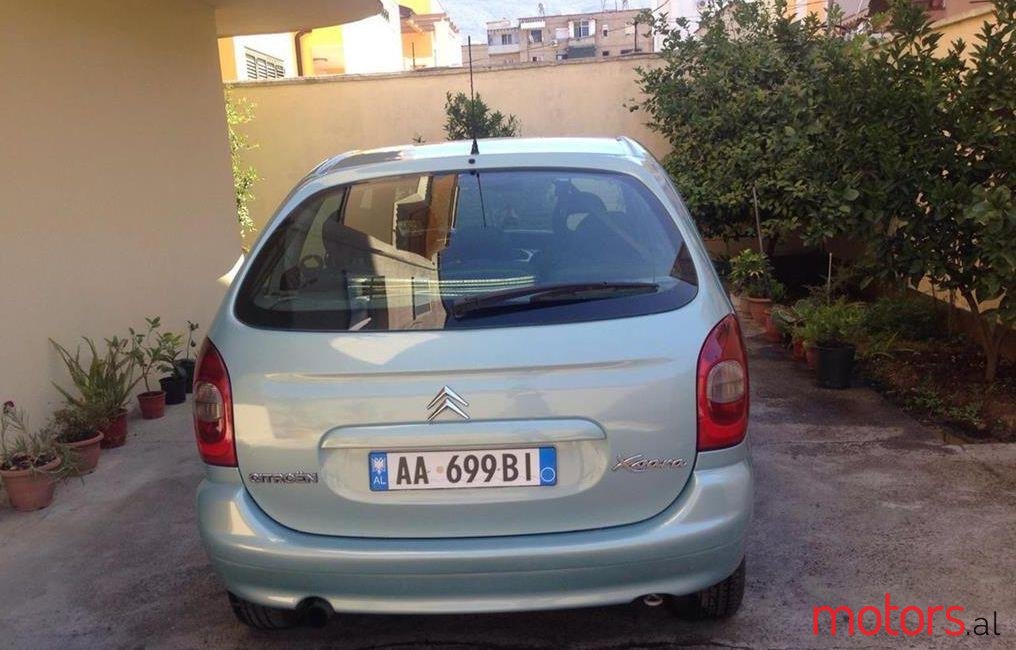 2003' Citroen Xsara Picasso photo #1