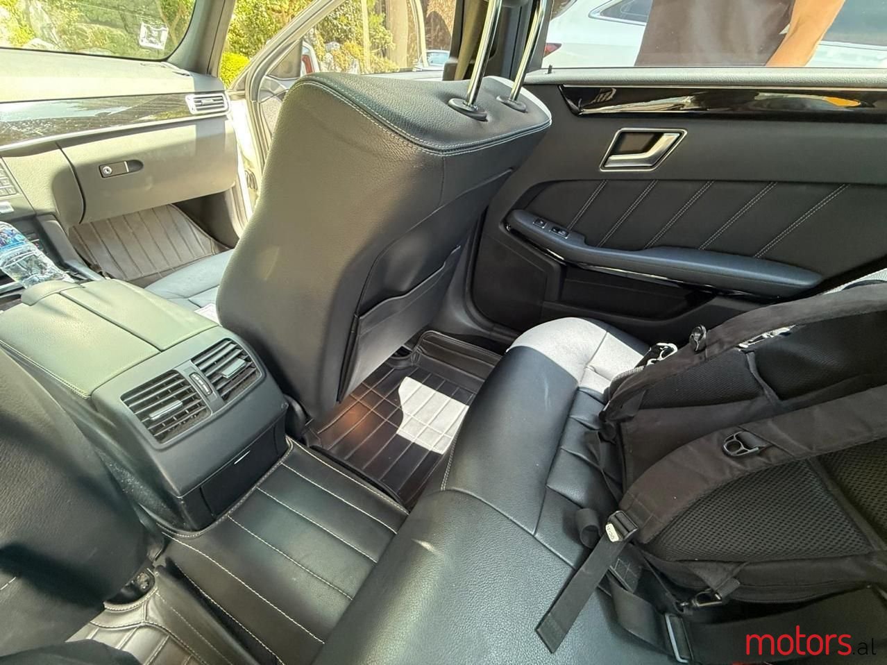 2015' Mercedes-Benz E 220 photo #4