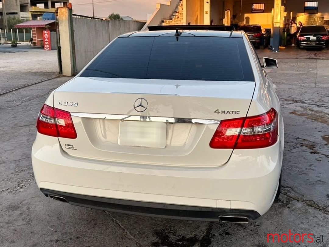 2011' Mercedes-Benz E 350 photo #6