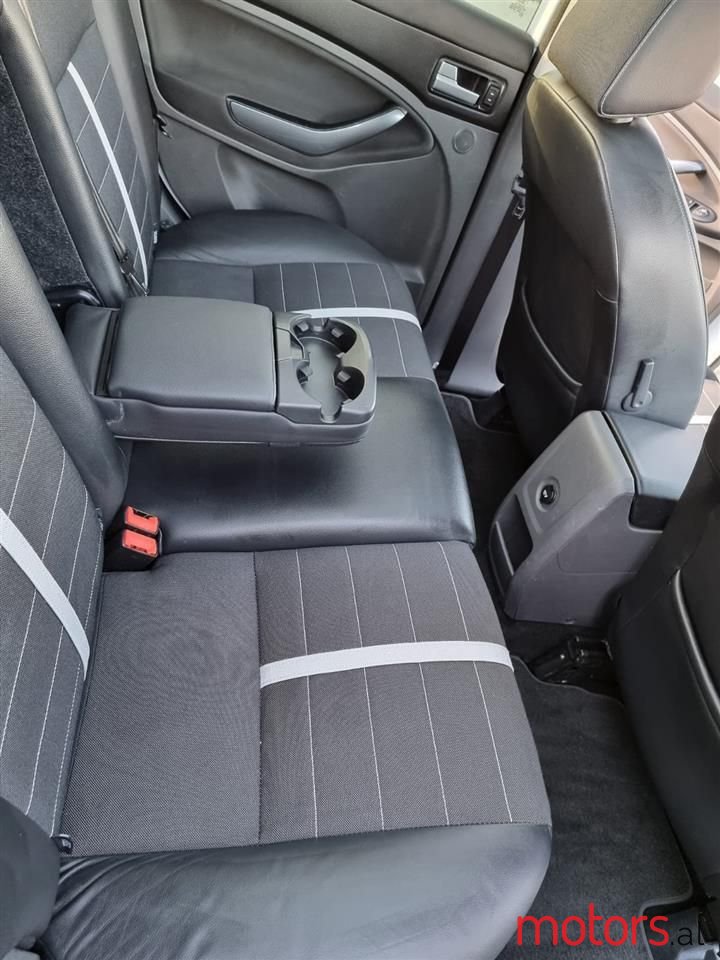 2010' Ford Kuga photo #4