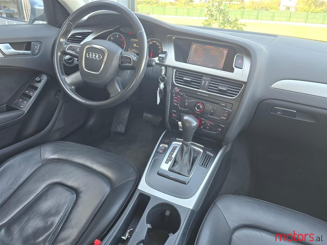 2011' Audi A4 photo #5