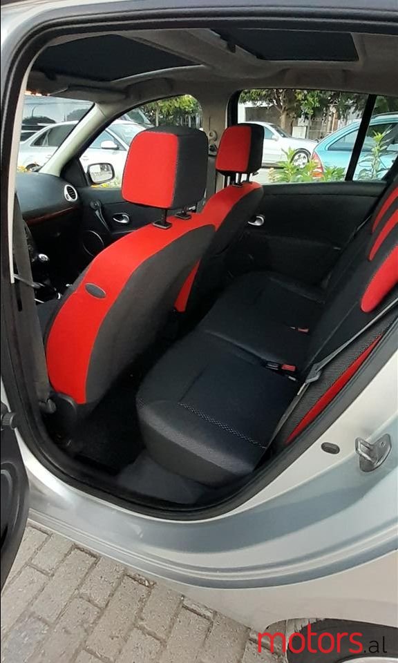 2007' Renault Clio photo #6