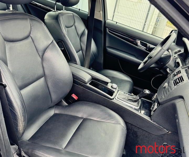 2009' Mercedes-Benz C 220 photo #2