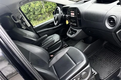 2018' Mercedes-Benz V 200