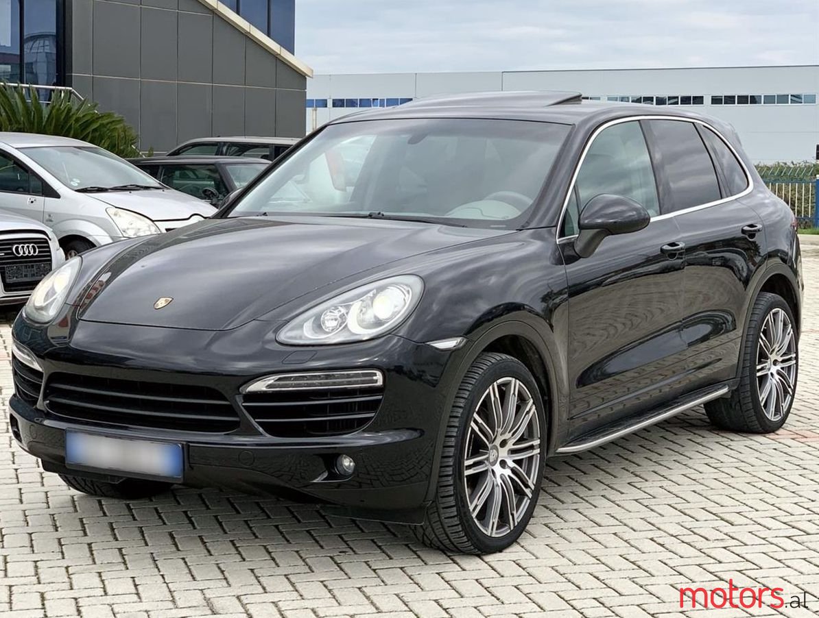 2011' Porsche Cayenne photo #1