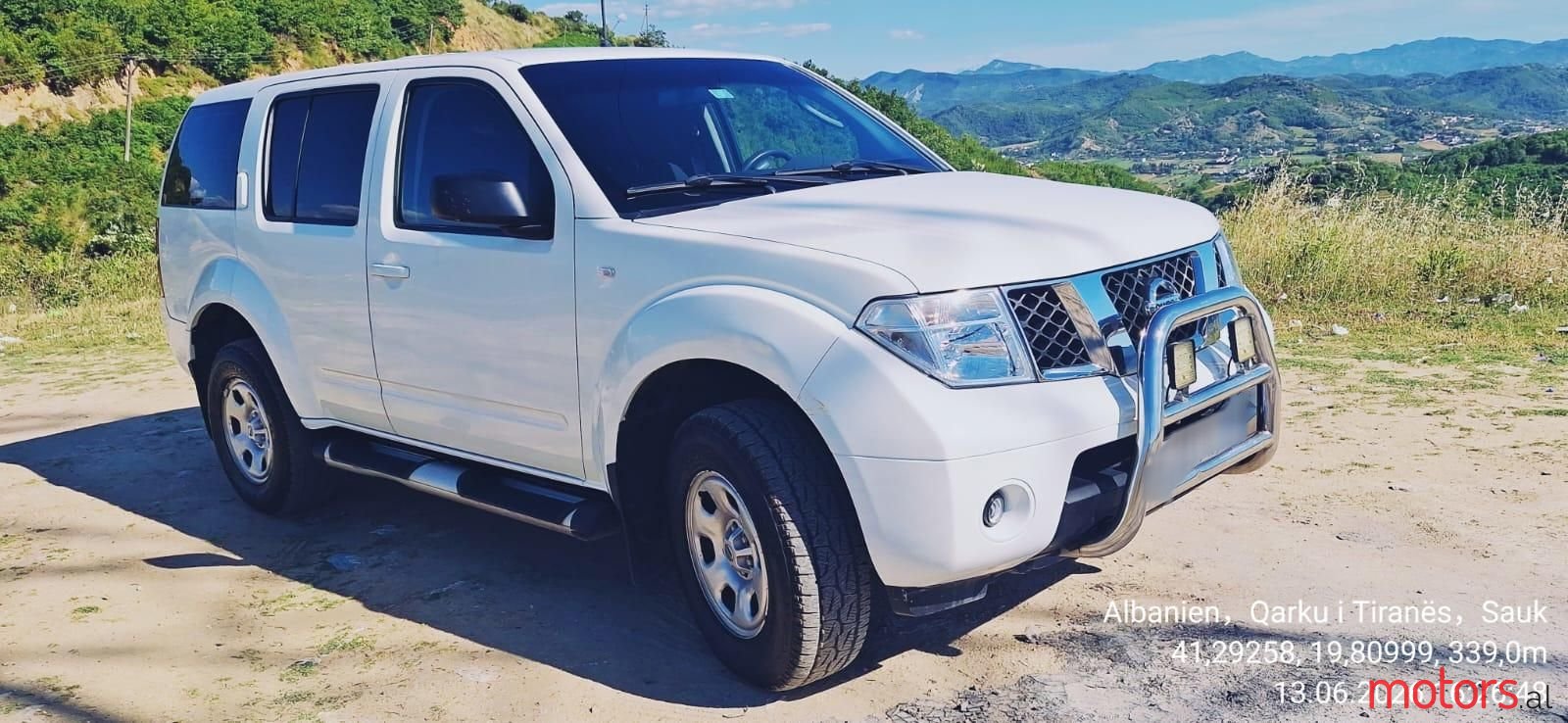 2008' Nissan Pathfinder photo #2