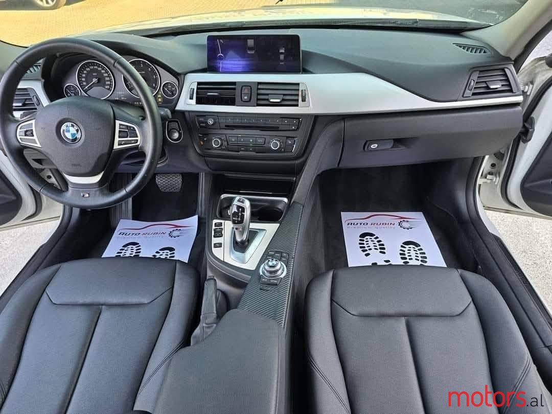 2012' BMW 320 photo #6