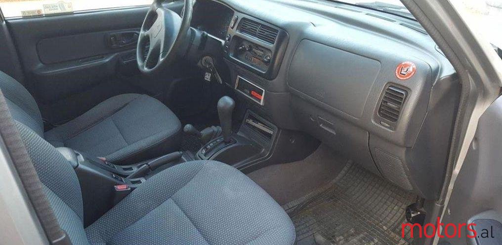 2003' Mitsubishi L200 photo #1