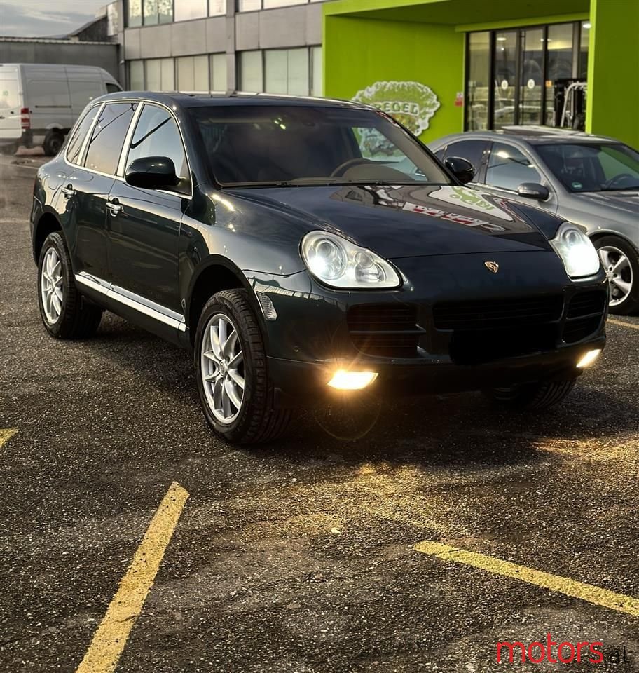 2005' Porsche Cayenne photo #1