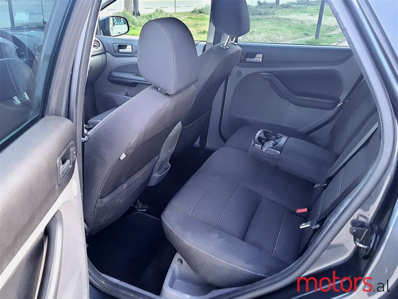 2008' Ford Focus photo #3