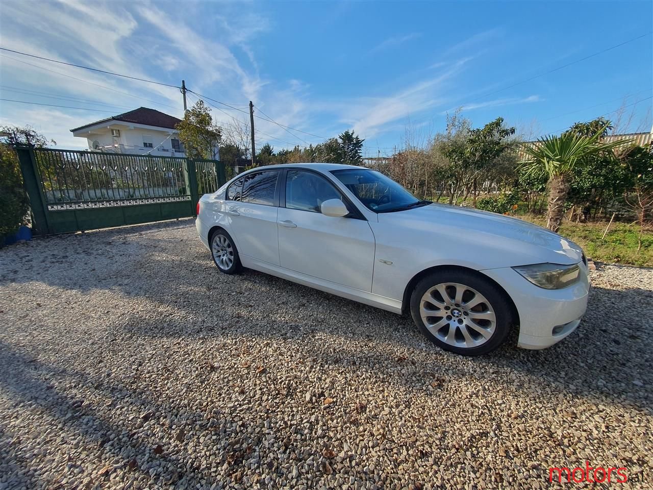 2010' BMW 316 photo #4