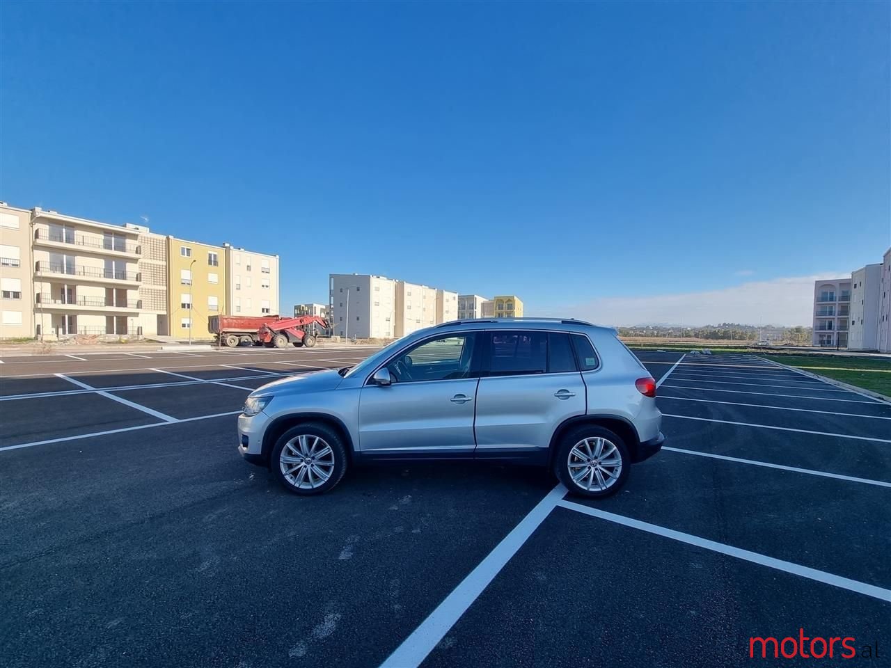 2013' Volkswagen Tiguan photo #2