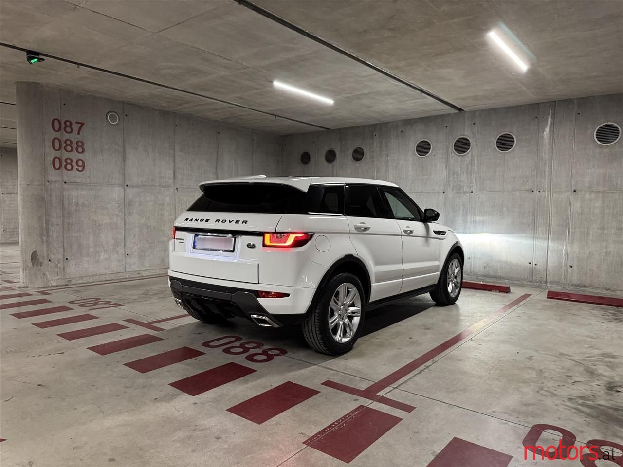 2016' Land Rover Range Rover Evoque photo #4