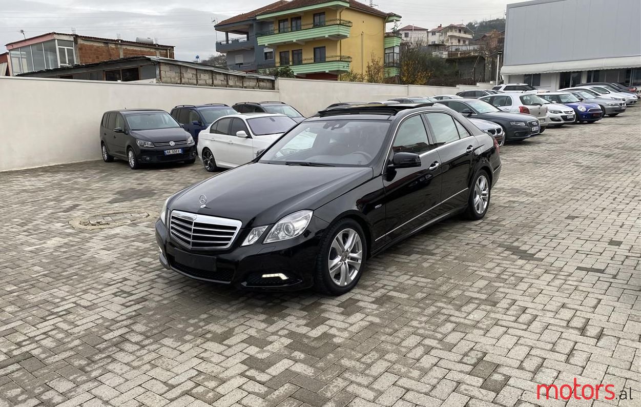 2009' Mercedes-Benz E 350 photo #1