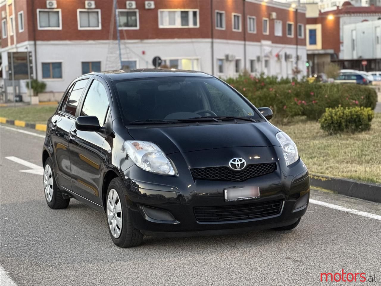 2010' Toyota Yaris photo #3