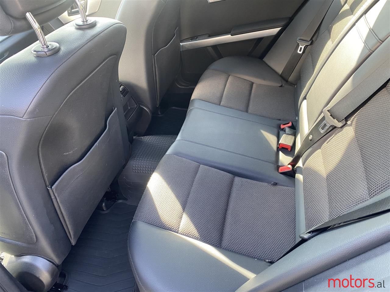 2010' Mercedes-Benz GLK 350 photo #2