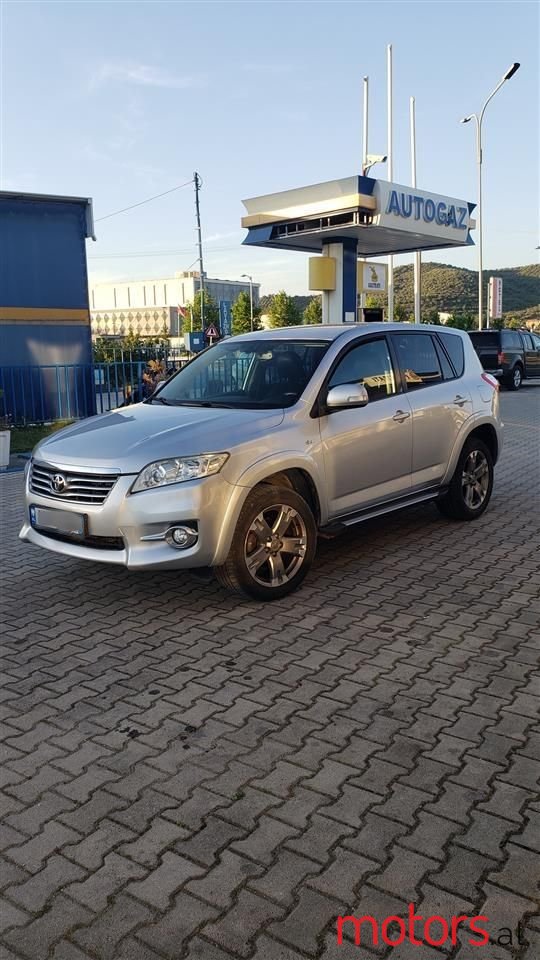 2011' Toyota RAV4 photo #3